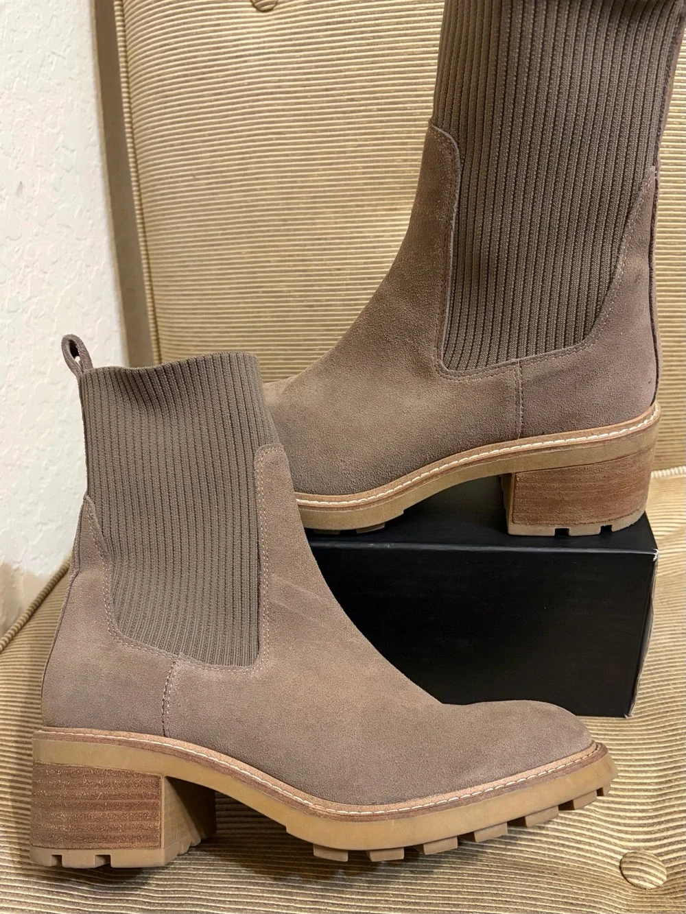 Steve Madden Kiley Women’s Lug Sole Chelsea Bootie with Fabric Cuff - Size 8 - Picture 1 of 16